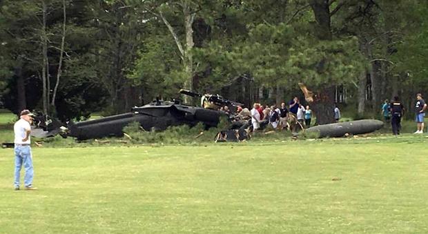 Usa, elicottero militare precipita su un campo da golf: un morto e due feriti