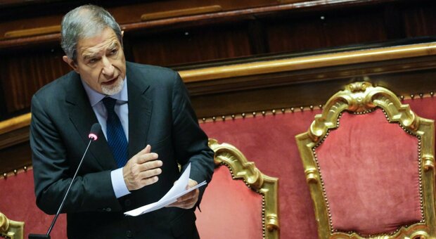 Autonomia, Musumeci: «Competenze alle Regioni? Si deciderà caso per caso. I ministeri restano a Roma»