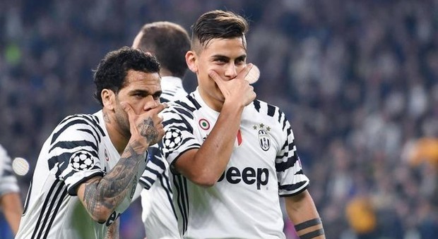 Dani Alves choc: «Dybala? Per migliorare dovrebbe lasciare la Juventus»