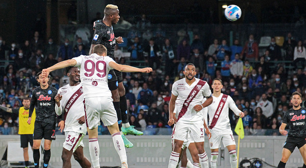 Osimhen e il suo gol di testa contro il Torino