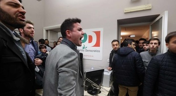 Napoli, finisce in bagarre il congresso dei Giovani democratici
