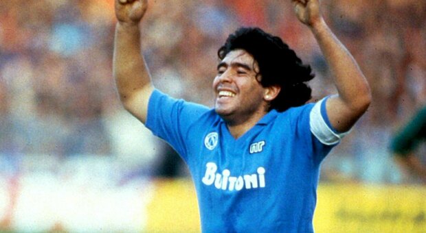 Maradona morto, il lutto del Napoli: «Per sempre, ciao Diego»