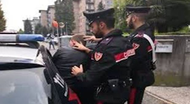 Maltrattamenti in famiglia, 42enne rintracciato nel centro storico di Ancona dai carabinieri