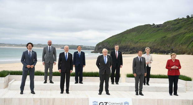 L'Hotel del G7 costretto a demolire le stanze nate per ospitare i Grandi della Terra: «Danni al paesaggio»