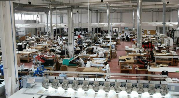 Salento, l'azienda tessile conferma 58 licenziamenti: «1.500 euro a chi non fa ricorso»