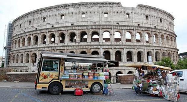 Camion bar da spostarea Roma, linea soft della giunta: «Via ma solo nel 2020»