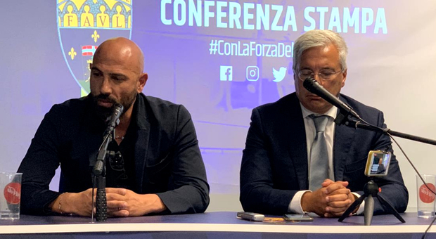 Il nuovo allenatore Antonio Calabro con il presidente Romano