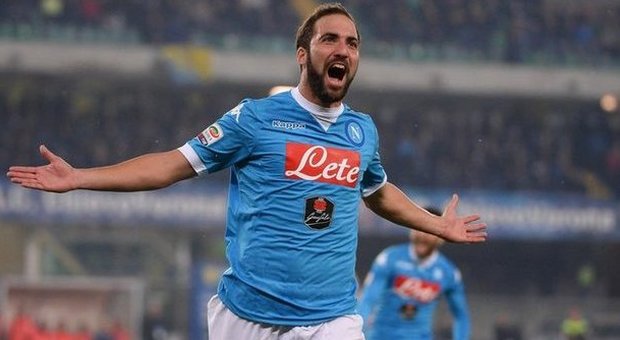 Una cannonata di Higuain abbatte il Chievo Il Napoli vince 1-0 e va al secondo posto