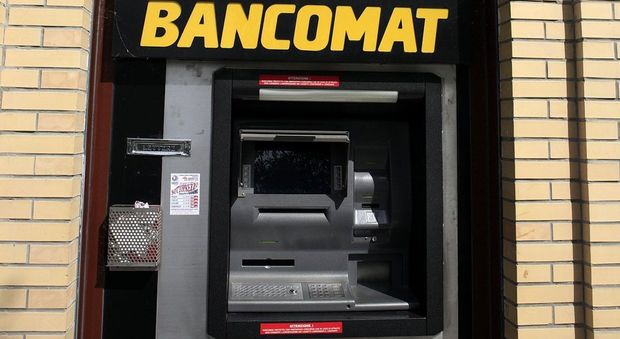 Ha rivoluzionato il denaro: il bancomat compie 50 anni