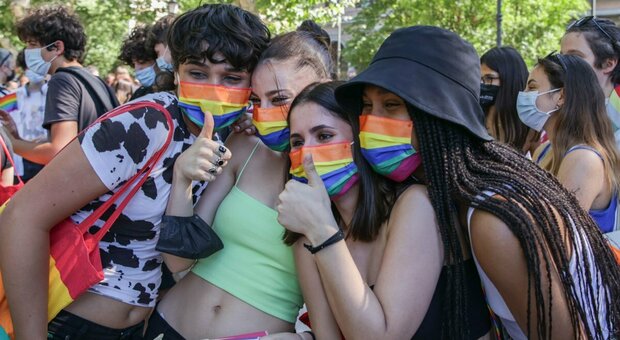 Procreazione assistita, decisione storica della Spagna: è gratis per tutte le donne e per le persone trans