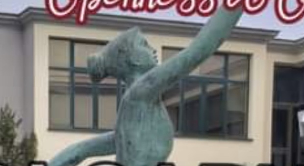 Castellammare, rubata la statua all'istituto Di Capua: «Ridateci il simbolo della scuola»