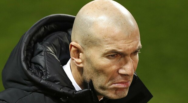 Real Madrid, Zidane positivo al Covid: non sarà in panchina con l'Alaves