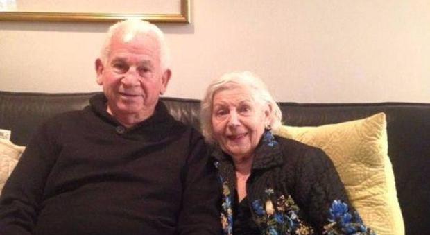 Argentina, sposati da 69 anni muoiono a 40 minuti di distanza