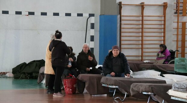 Terremoto in Umbria, notte fuori casa per 50 persone. Le famiglie hanno dormito in tenda e in auto