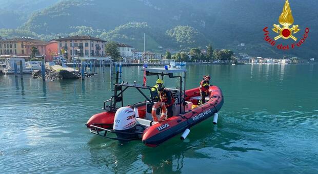 Turista di 20 anni dispersa nel lago d'Iseo: caduta in acqua dalla barca dopo la manovra azzardata di un'amica