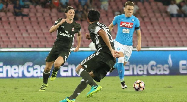 Zielinski tra Napoli e Real Madrid «Che onore giocare con Callejon e Albiol»