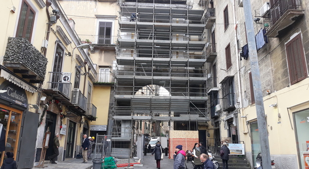 Napoli - La porta di San Gennaro