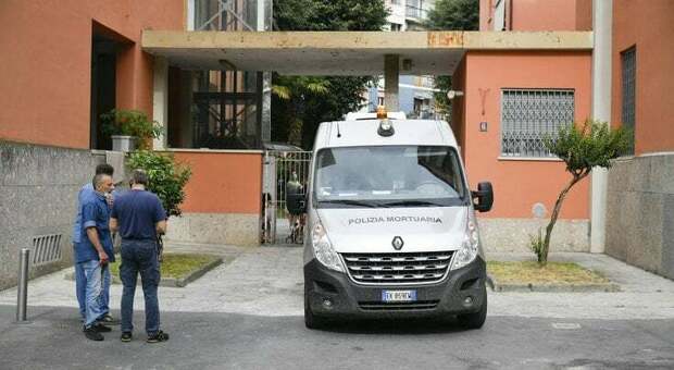 Milano, uccide il fratello a coltellate davanti alla madre: ai domiciliari, niente carcere: «Ho dovuto difendermi»