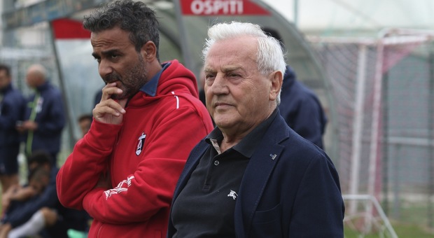 Il direttore sportivo Francesco Lamazza assieme al presidente Franco Fedeli durante un’amichevole estiva