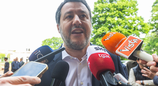 Elezoni europee, Salvini: «Io non in lista? Faccio già il ministro». E sfida i colonnelli leghisti