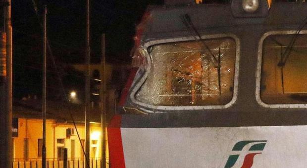 Treno urta una piattaforma a Firenze: gravi tre operai. Aperto un fascicolo per lesioni colpose