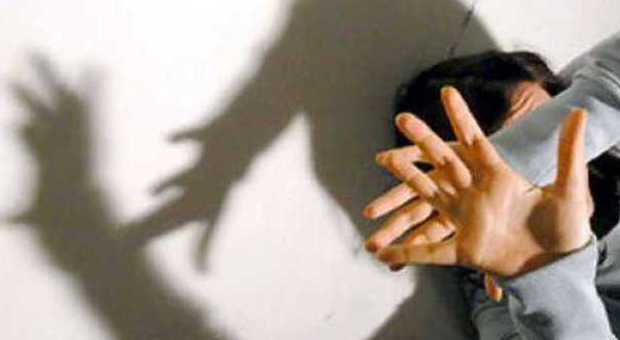 Stupra la badante della suocera Condannato a 5 anni e risarcimento