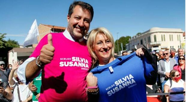 Il leader della Lega Matteo Salvini con Silvia Susanna sindaca uscente e ricandidata a Musile