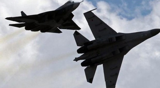 "Caccia Nato in volo per intercettare aerei russi sui cieli Ue. Rischi per voli civili"