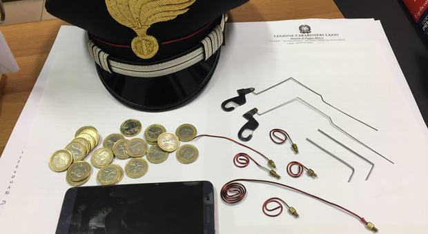 Rieti, uomo arrestato dai carabinieri per aver manomesso macchina cambia soldi