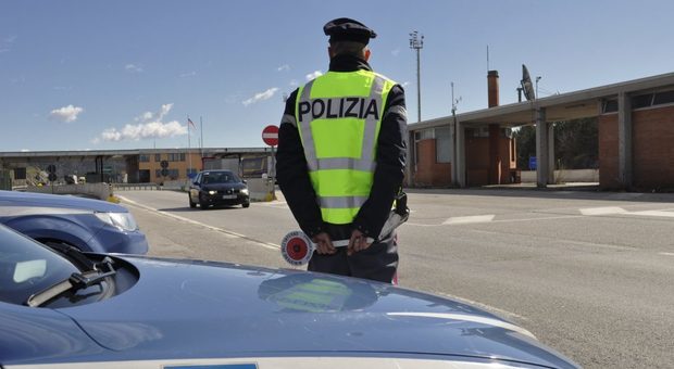 Condanna da scontare e rientro in Italia nonostante il divieto: 2 arresti