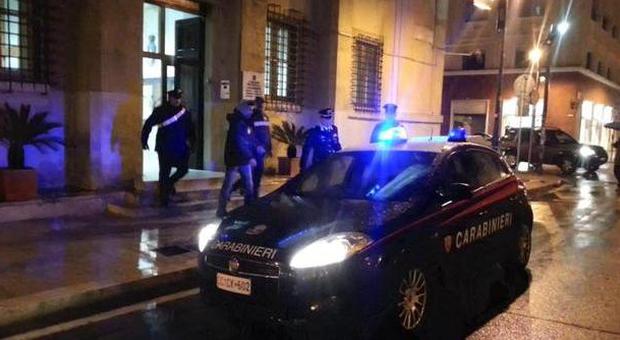 Latina, tenta di sgozzare un uomo durante la festa: arrestato dai carabinieri