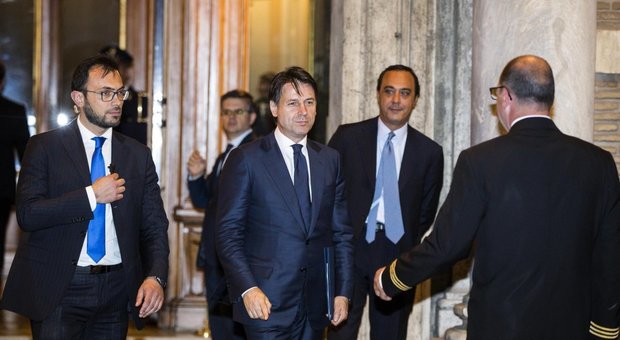 Parte il governo Di Maio-Salvini, 18 ministri Incarico a Conte. Alle 16 il giuramento al Colle