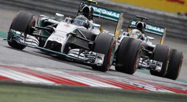 Rosberg precede Hamilton in Austria