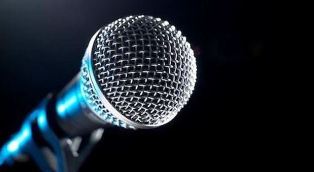Nascondeva la droga nei microfoni del karaoke: arrestata filippina