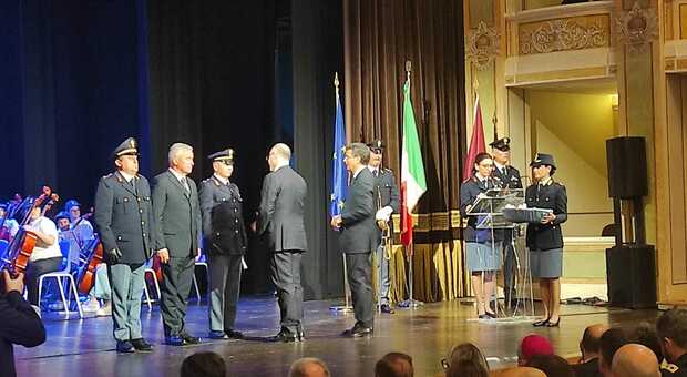 La cerimonia al teatro "Apollo" a Lecce