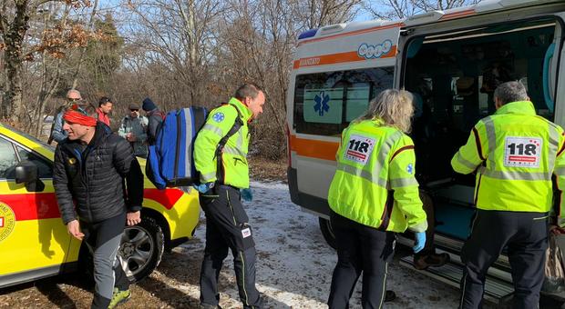 Si sente male durante l'escursione sul Carso: 79enne all'ospedale