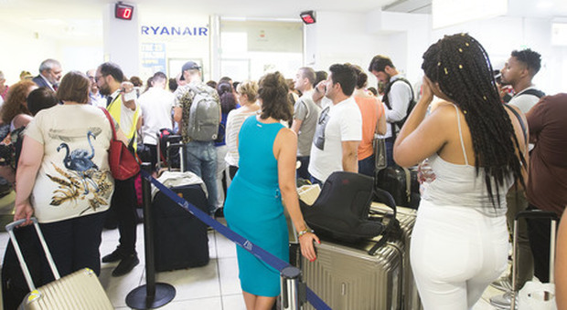 Ryanair, la beffa delle vacanze: ed è battaglia sui rimborsi