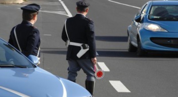 Roma, mazzette ai poliziotti per evitare la multa: due agenti in manette
