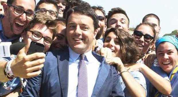 Matteo Renzi con gli scout a San Rossore