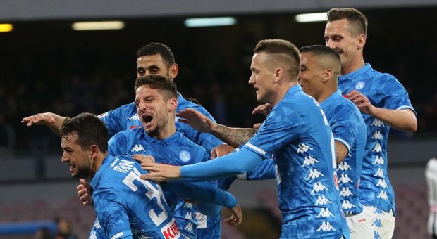 Il Napoli si sveglia: 4-2 all'Udinese Younes e Mertens tornano al gol