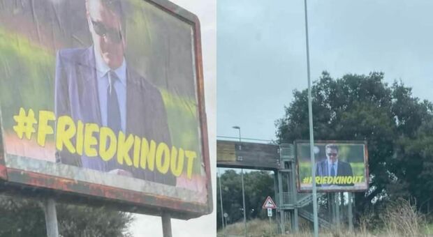 Roma, tifosi ancora infuriati per l'addio a Mourinho: a Trigoria cartelloni pubblicitari con la scritta «#FriedkinOut»