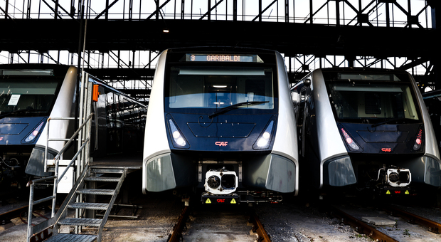 Metropolitana di Napoli, ultime corse anticipate sulla linea 1 per collaudo nuovi treni
