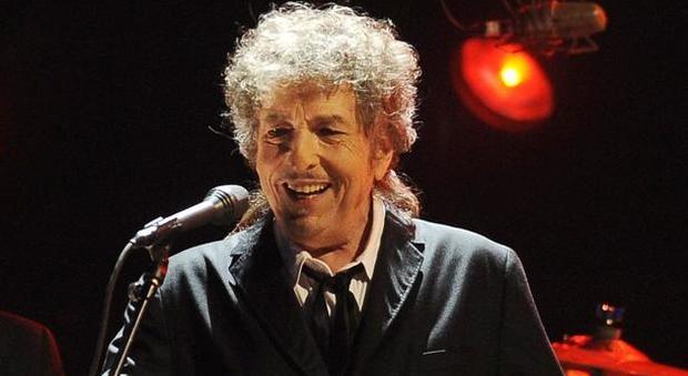 Bob Dylan ritirerà il premio Nobel per la letteratura: «Sarà una riunione intima, senza giornalisti»