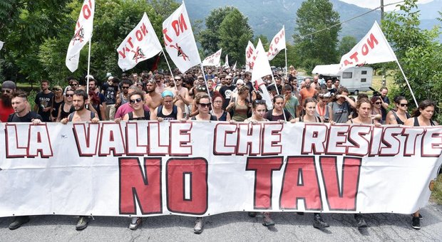 Tav, Salvini: «No M5S contro il buonsenso, niente scambi con Conte». Gli attivisti minacciano il caos