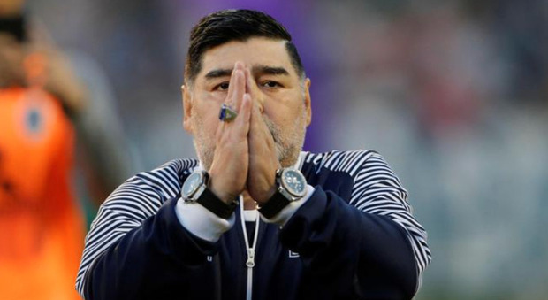 Morto Maradona, il cordoglio dei vip sui social. Eros Ramazzotti: «Ciao fratello, come te nessuno mai»