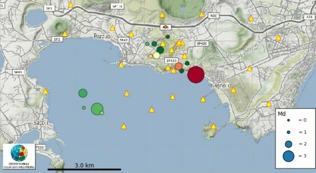 Terremoto Napoli oggi, scossa di magnitudo 4 nei Campi Flegrei: trema anche Salerno. Persone in strada e paura sui social