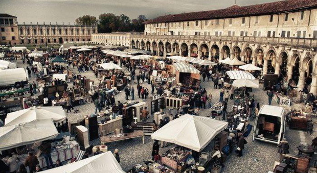 Riparte il mercatino dell'antiquariato di Piazzola sul Brenta