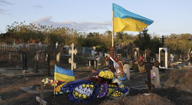 Guerra Ucraina, attacco russo a Kharkiv: morto bambino di 10 anni. Oggi assemblea Nato a Copenaghen