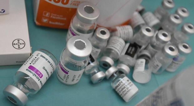 AstraZeneca, in Germania è "assalto" al vaccino: «Dosi non più sufficienti»