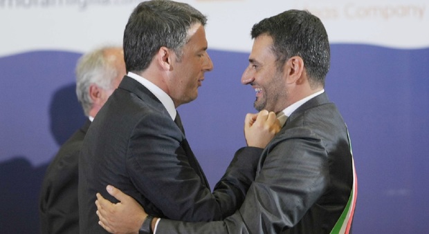 Il premier Matteo Renzi e il sindaco di Bari Antonio Decaro